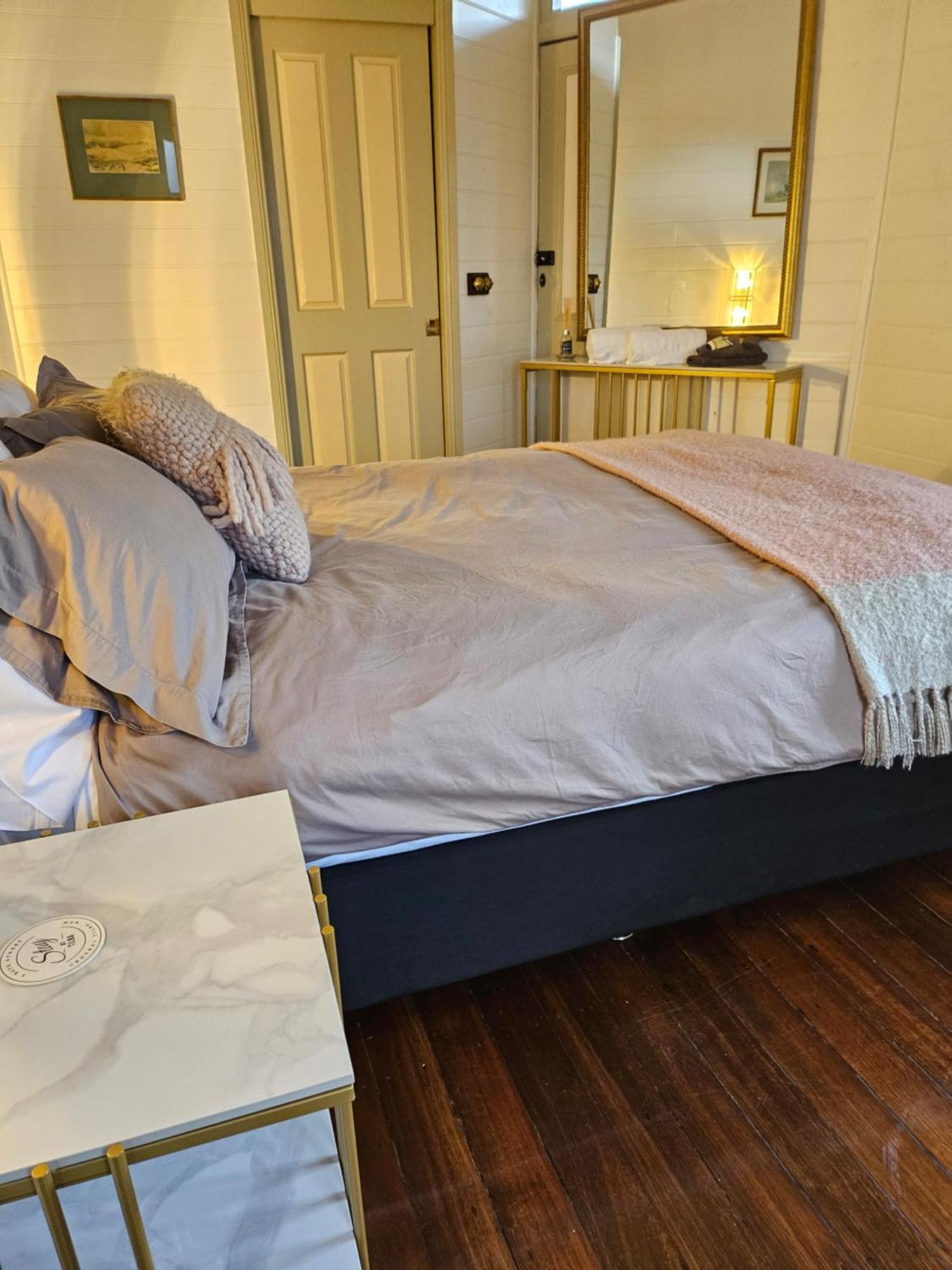 เดอะ ทู สตอรี่ เบด แอนด์ เบรคฟาสต์ Bed & Breakfast Central Tilba ภายนอก รูปภาพ